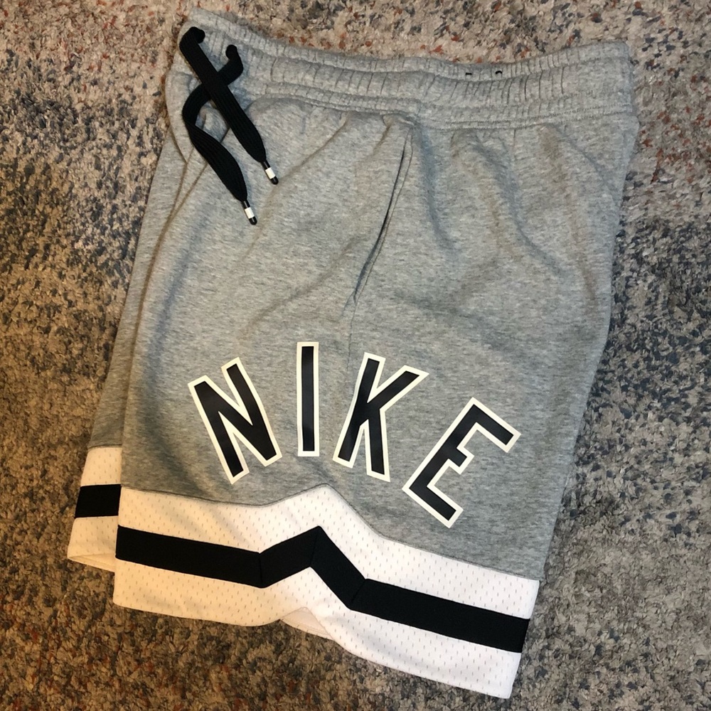 NIKE Cotton Spell-Out Shorts